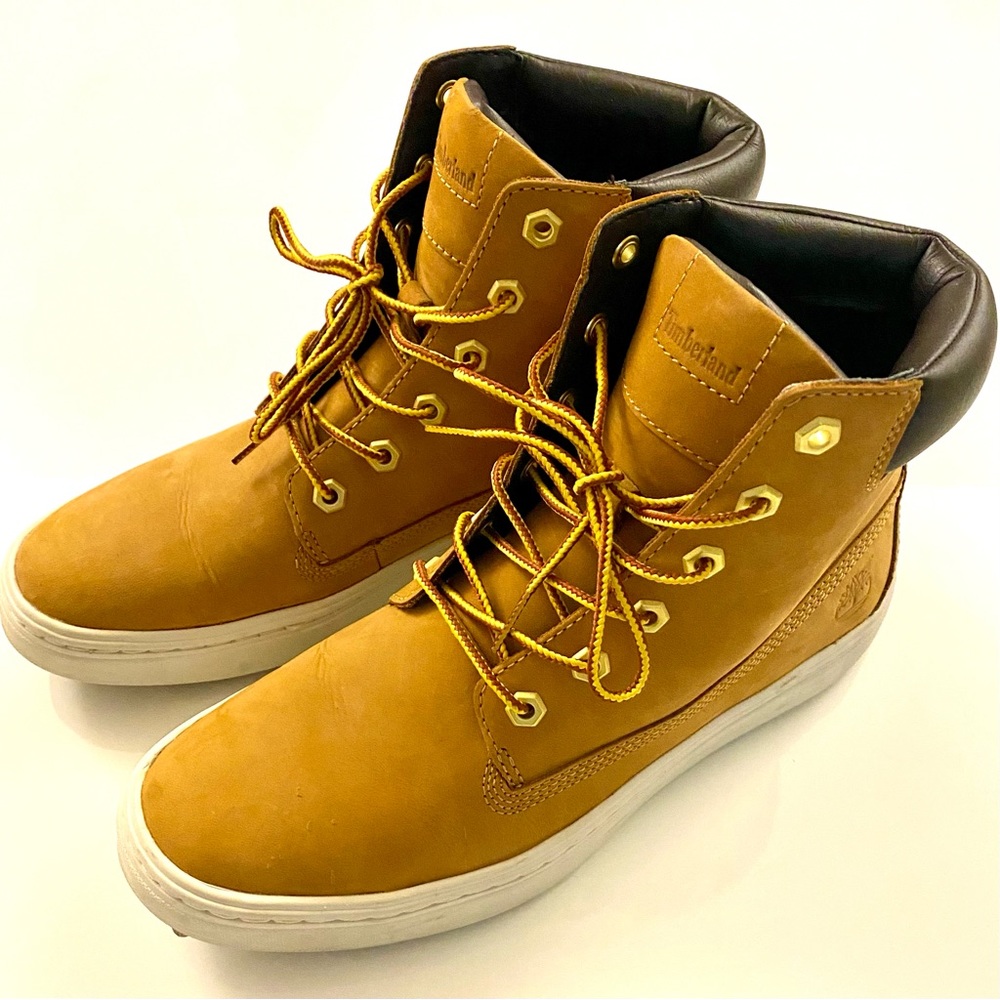 Women’s Timberland High Top Chukka Boot Size 8